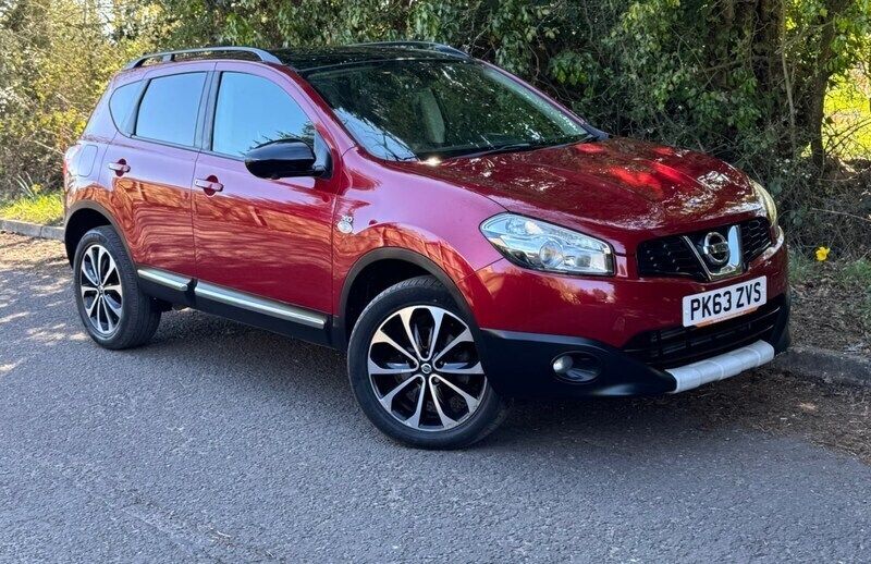 Red Used 2013 Nissan Qashqai 360º SUV | £4,995 (A bit pricey) - Image 1/4