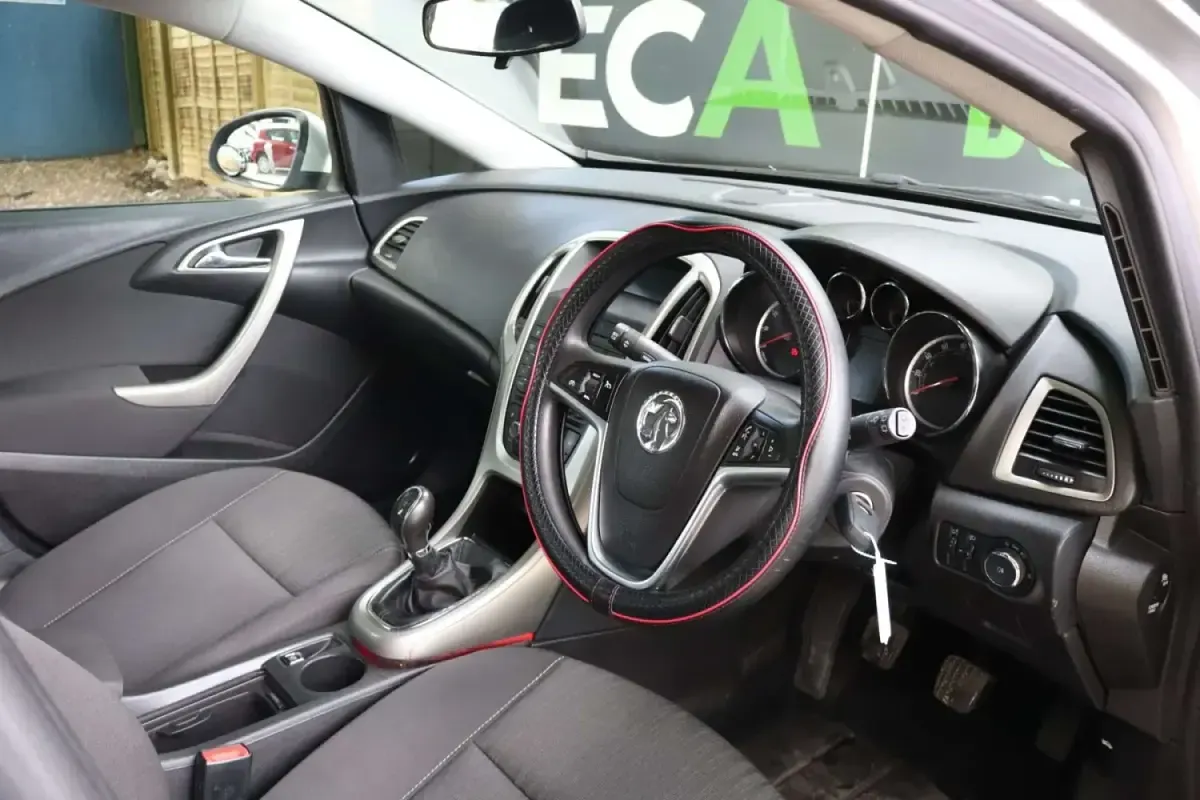 Gebraucht Vauxhall Astra 2011 Silber Kleinwagen