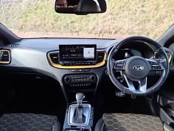 Used Kia XCeed First Edition 138 HP (101 kW) 2019 Yellow SUV
