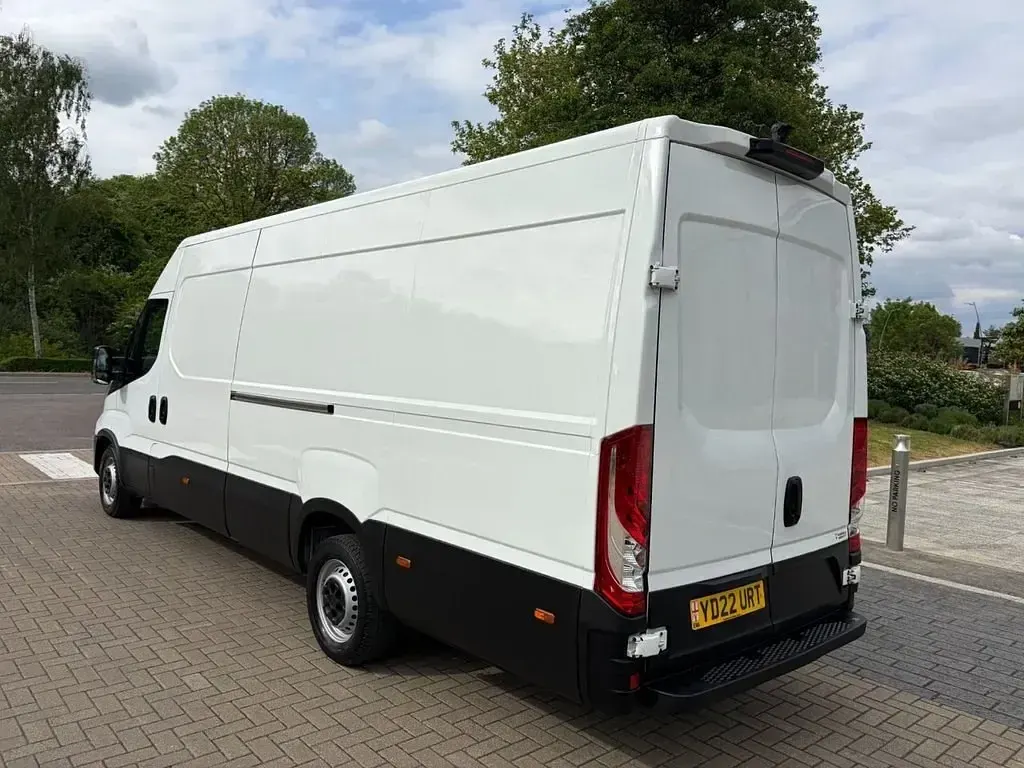 Begagnad Iveco Daily 136 HK (100 kW) 2022 Vit Van
