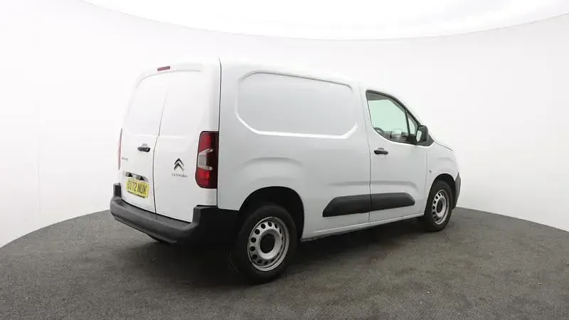 Second-hand Citroën Berlingo PureTech 110 CP (80 kW) 2023 Alb Monovolum