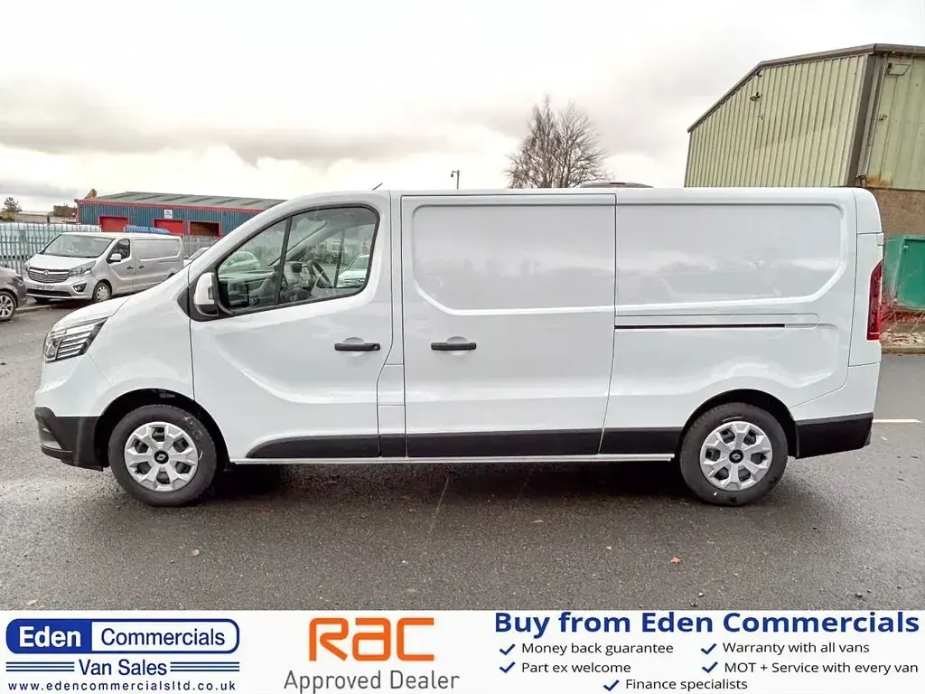 Used Renault Trafic PE 130 HP (95 kW) 2024 White MPV
