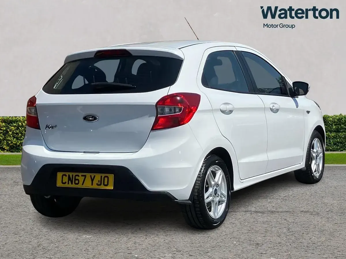 Used Ford Ka Plus Zetec 85 HP (62 kW) 2017 White Hatchback