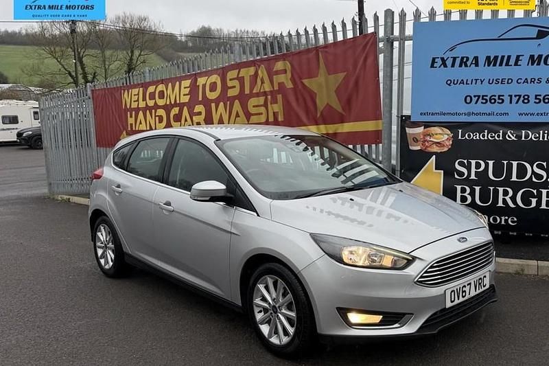 Used Ford Focus Titanium 125 HP (91 kW) 2017 Silver Hatchback