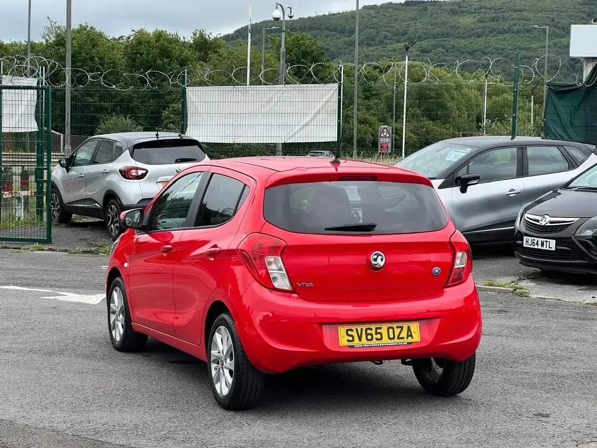 Used Vauxhall Viva 75 HP (55 kW) 2015 Red Hatchback