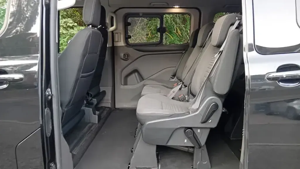 Used Ford Tourneo Titanium 130 HP (95 kW) 2022 Black MPV