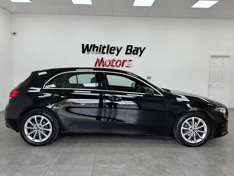 Used Mercedes A180 Executive 116 HP (85 kW) 2018 Black Hatchback