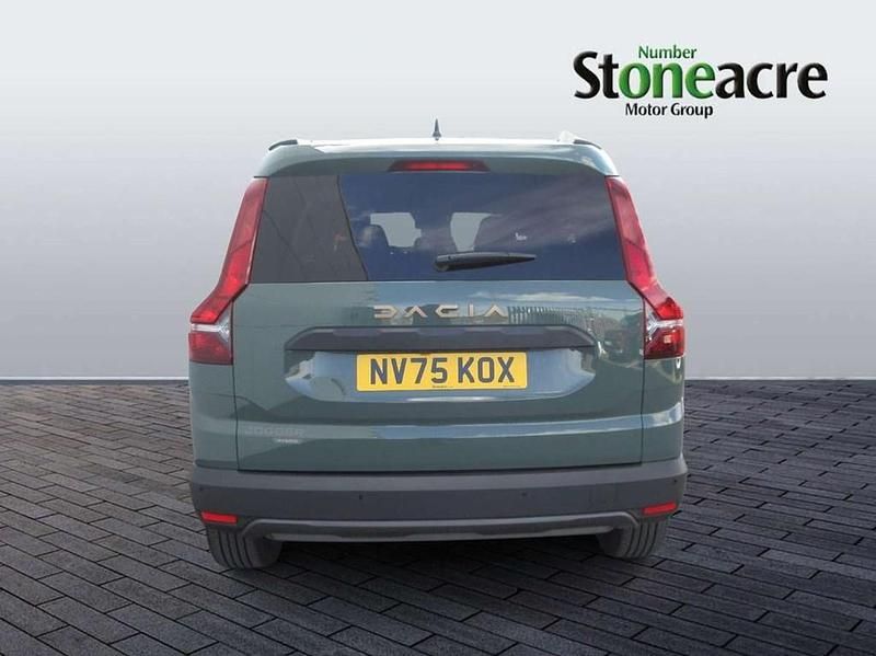 Used Dacia Jogger Extreme 140 HP (102 kW) 2025 Green MPV