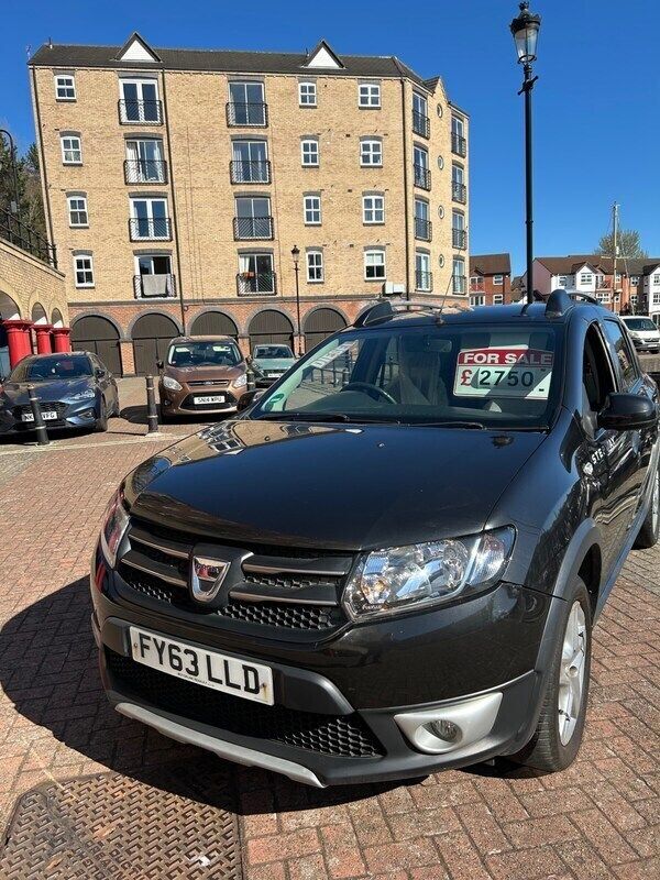 Black Used 2013 Dacia Sandero Lauréate Hatchback | £2,499 (Good price) - Image 1/4