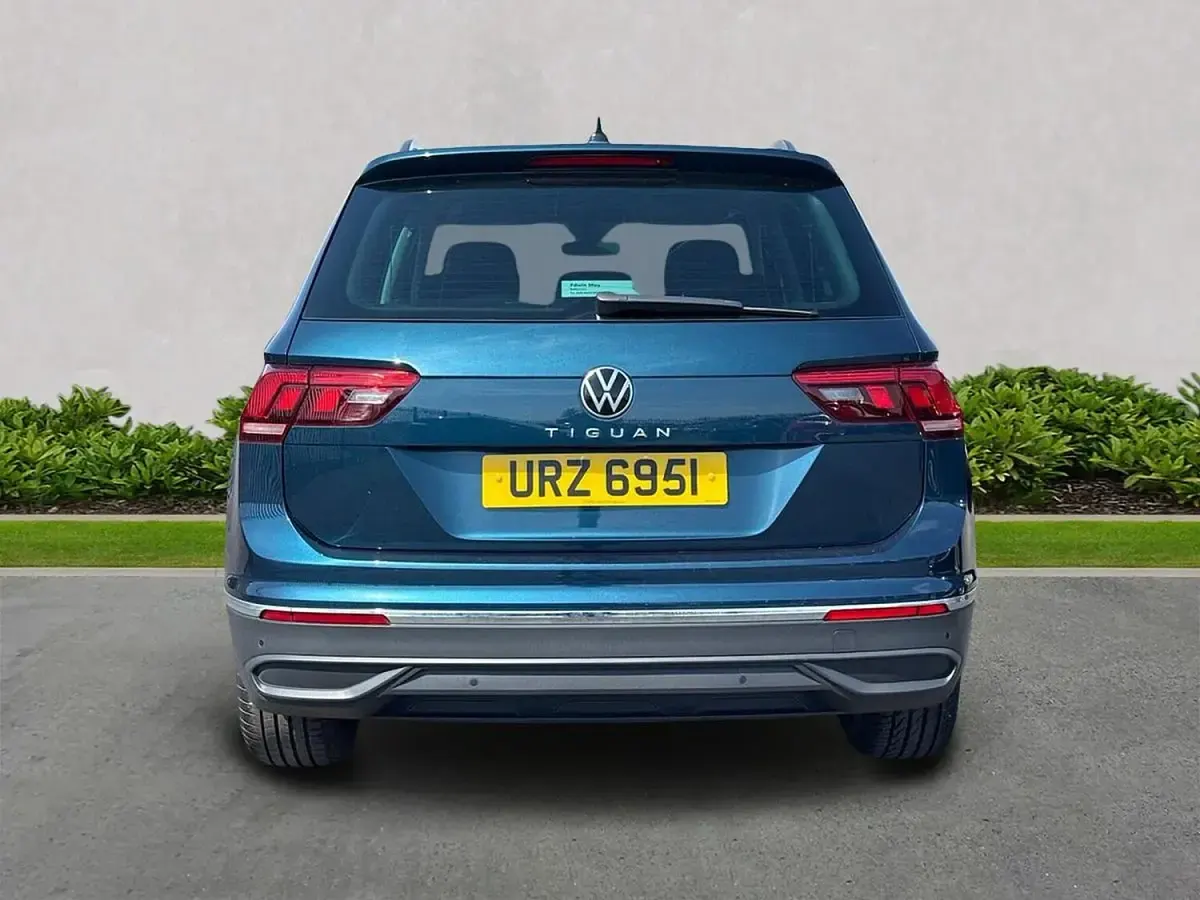 Used VW Tiguan S 150 HP (110 kW) 2023 Blue SUV