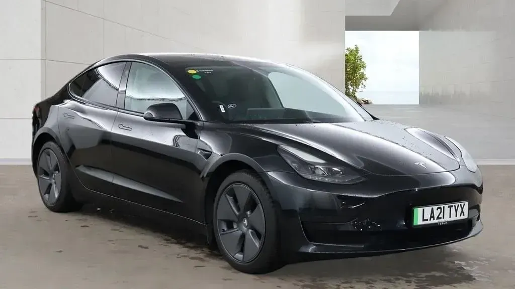 Usado Tesla Model 3 Standard Range Plus 180 kW (245 HP) 2021 Sedan