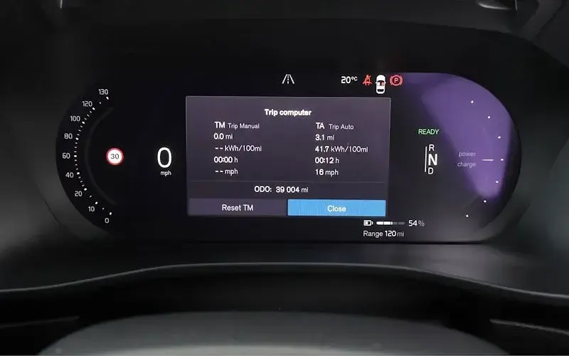Used Volvo XC40 Core 169 kW (231 HP) 2023 Black SUV