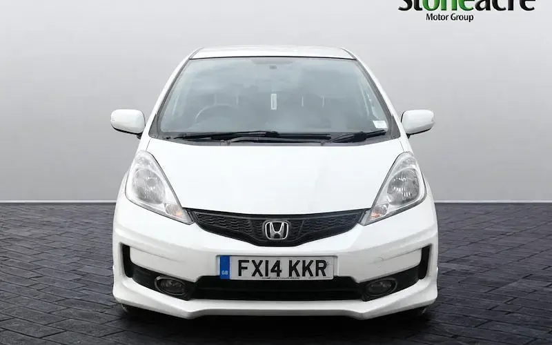 Used Honda Jazz SI 99 HP (72 kW) 2015 White Hatchback