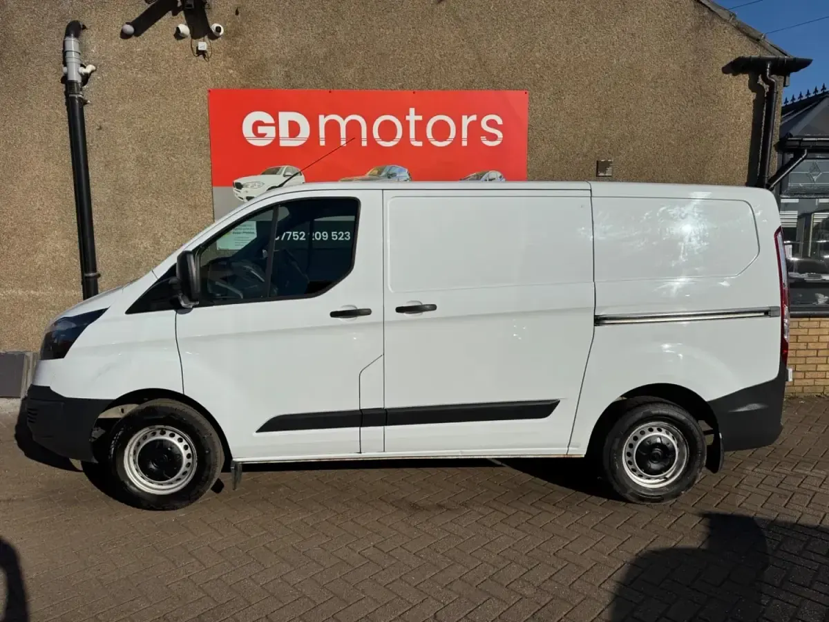 Used Ford Transit Custom 100 HP (73 kW) 2015 White Van