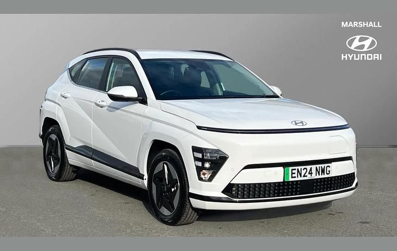 White Used 2024 Hyundai Kona Advanced SUV | £22,398 (Fair price) - Image 1/4