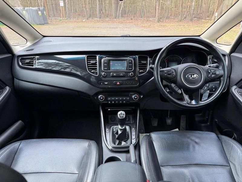Used Kia Carens 134 HP (98 kW) 2014 Silver MPV