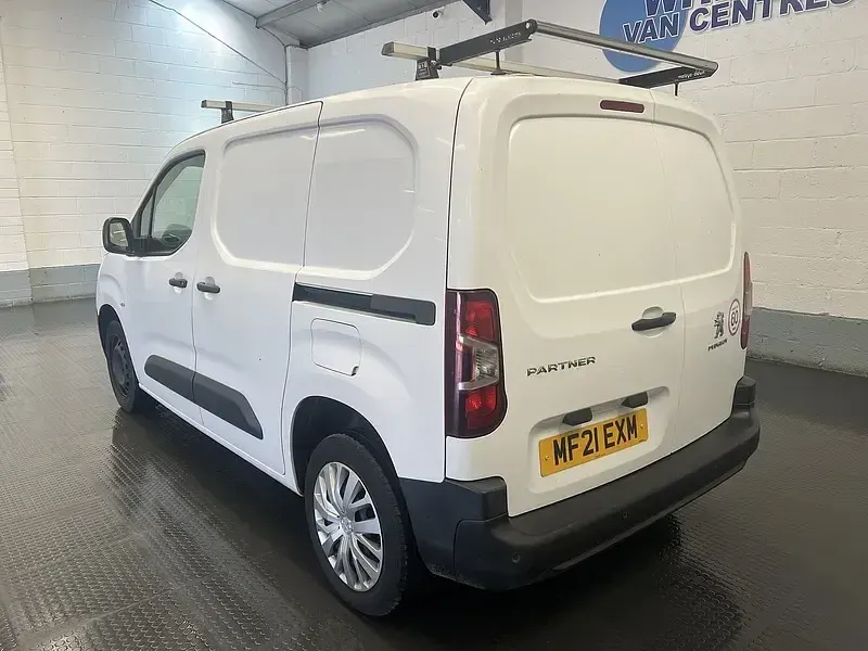 Used Peugeot Partner 100 HP (73 kW) 2021 White MPV
