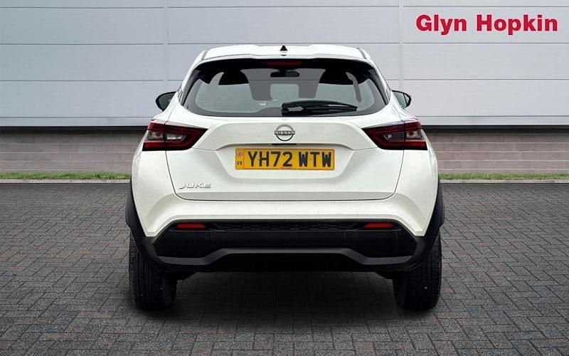 Used Nissan Juke Acenta 117 HP (86 kW) 2022 White SUV