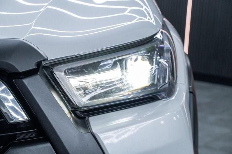 Used Toyota HiLux 2022 White Pickup