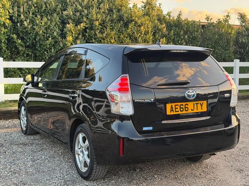 Used Toyota Prius+ 136 HP (100 kW) 2025 Black MPV