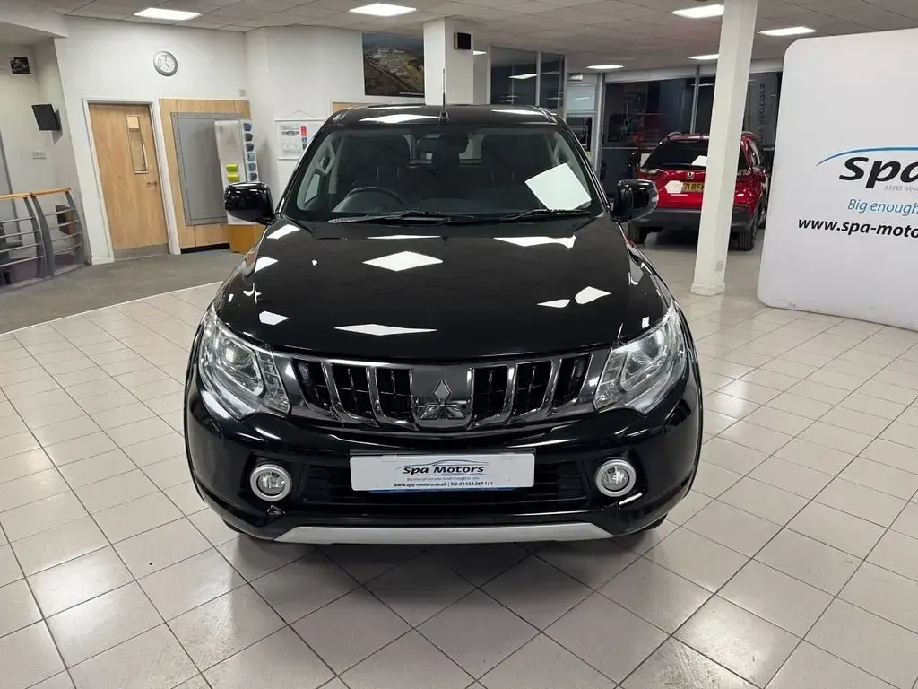 Used Mitsubishi L200 Warrior 178 HP (130 kW) 2019 Black Pickup