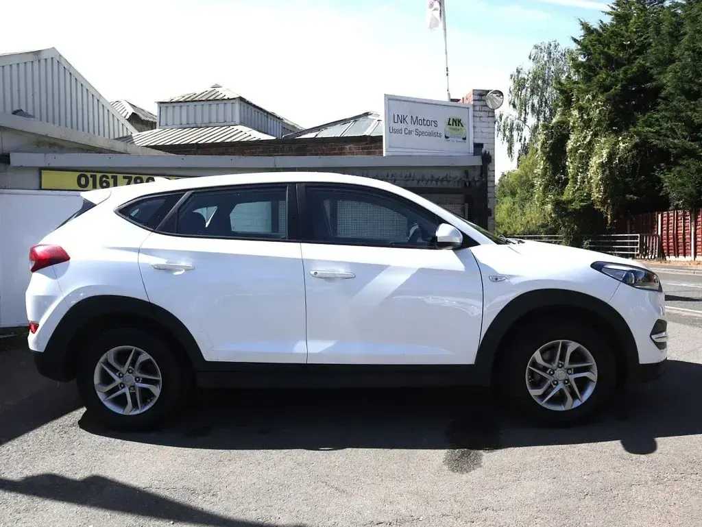 Used Hyundai Tucson 132 HP (97 kW) 2016 White SUV