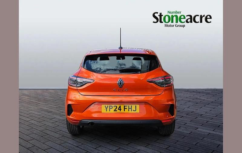 Used Renault Clio V Evolution 88 HP (64 kW) 2024 Orange Hatchback