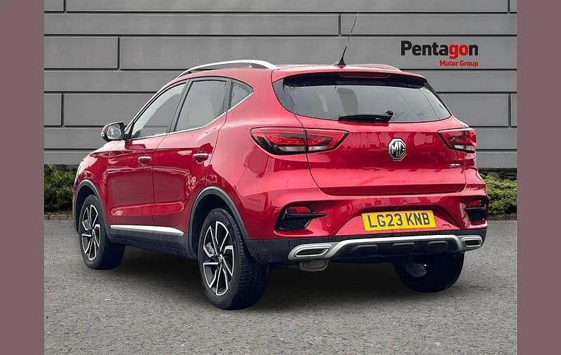 Used MG ZS Exclusive 105 HP (77 kW) 2023 Red SUV