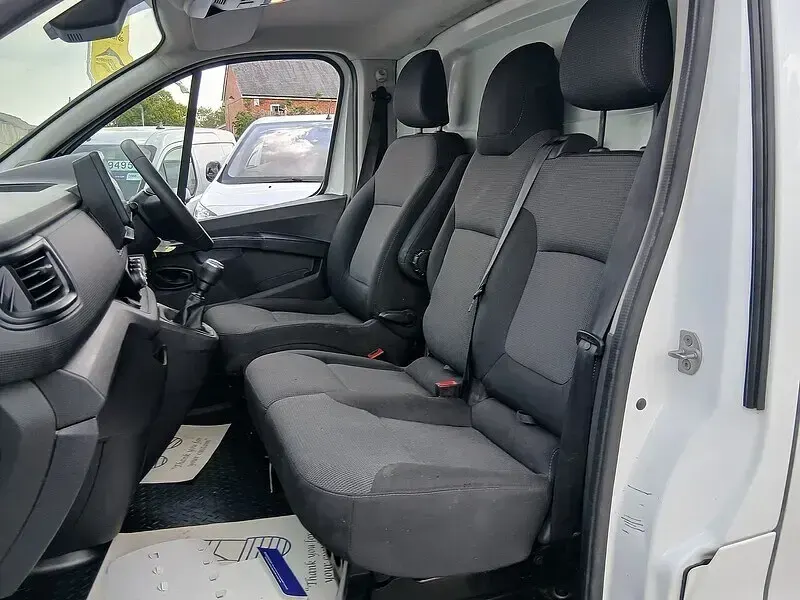Used Renault Trafic Business 2022 White MPV