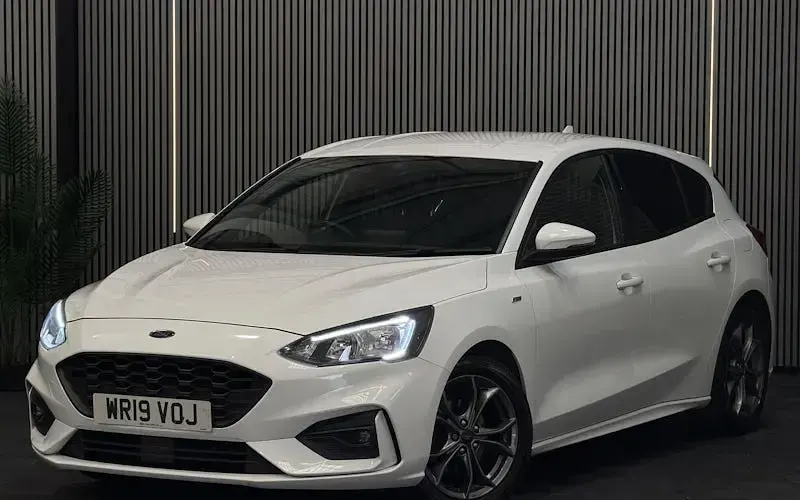 Used Ford Focus ST-Line 120 HP (88 kW) 2017 White Estate