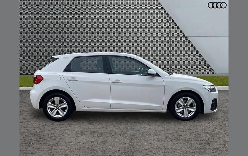 Used Audi A1 Design 113 HP (83 kW) 2019 White SUV
