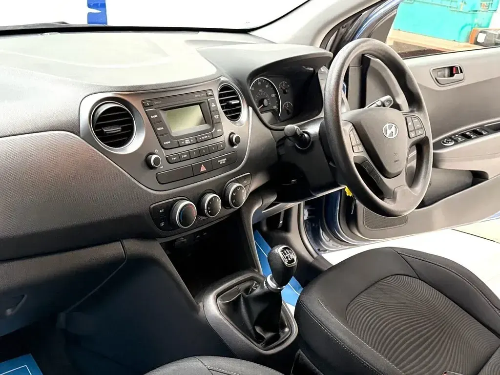 Usado Hyundai i10 SE 67 HP (49 kW) 2018 Azul Citadino