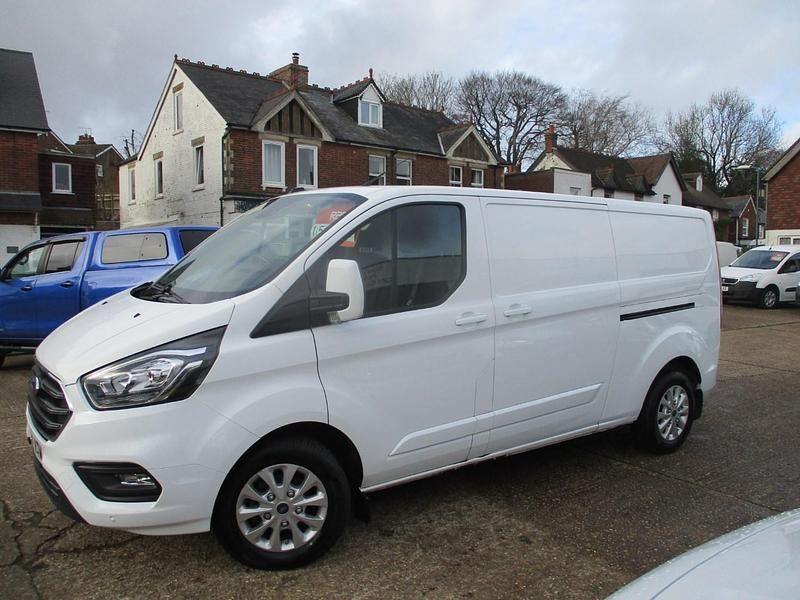Used Ford Transit Custom Limited 130 HP (95 kW) 2022 White Van