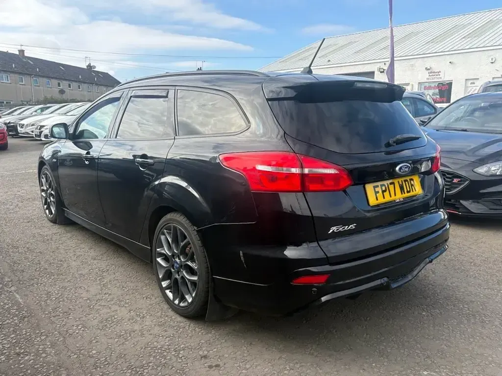 Used Ford Focus ST-Line 120 HP (88 kW) 2017 Black Estate