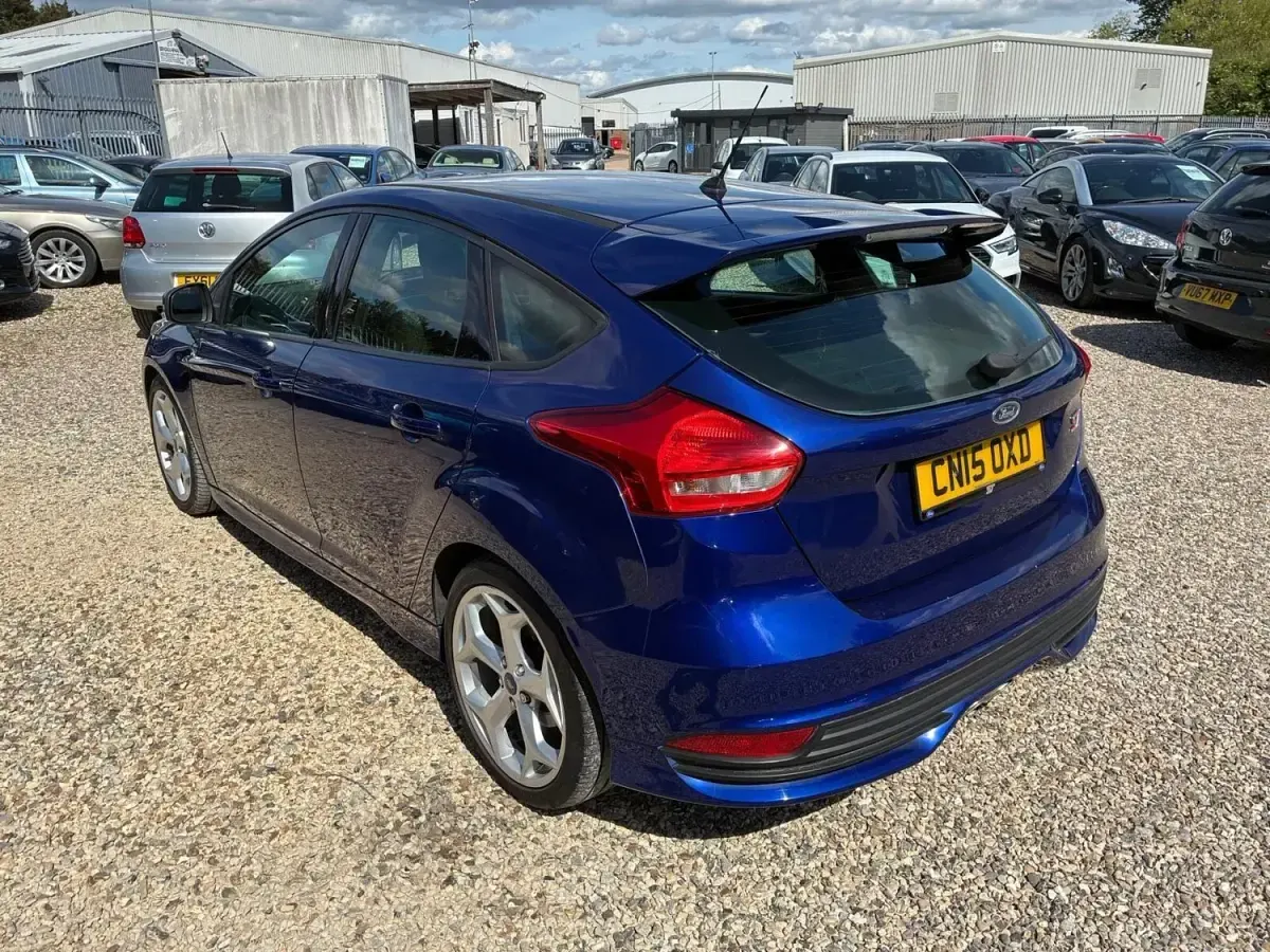 Używany Ford Focus ST 185 KM (136 kW) 2015 Niebieski Hatchback