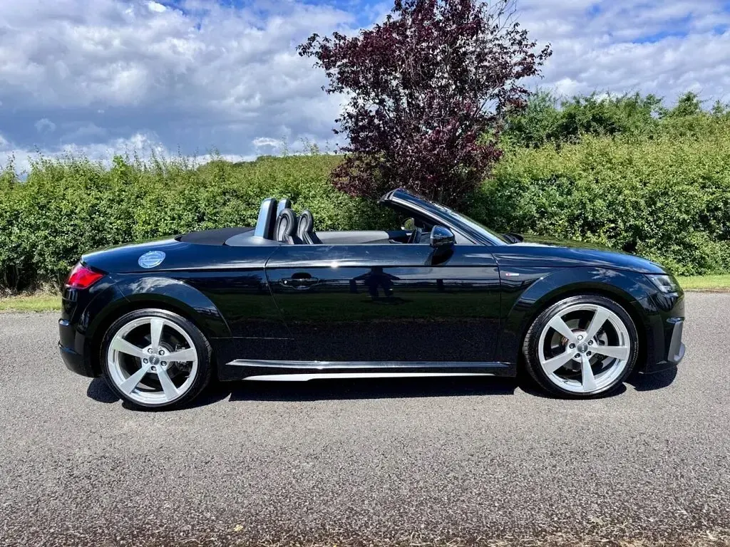 Used Audi TT Roadster S-Line 197 HP (144 kW) 2020 Black Cabriolet