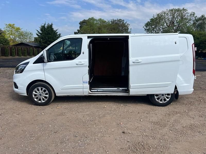 Used Ford Transit Custom Limited 130 HP (95 kW) 2022 White Van