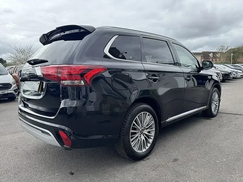 Used Mitsubishi Outlander P-HEV 2019 Black Estate