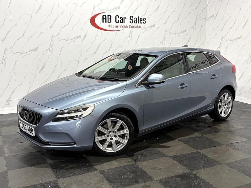 Blue Used 2018 Volvo V40 Inscription Hatchback | £9,799 (Fair price) - Image 1/4