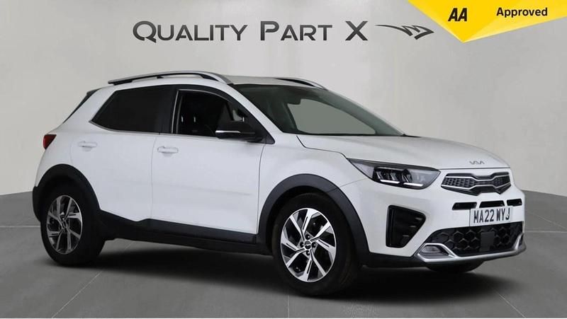 White Used 2022 Kia Stonic 4 SUV | £11,380 (Super price) - Image 1/4