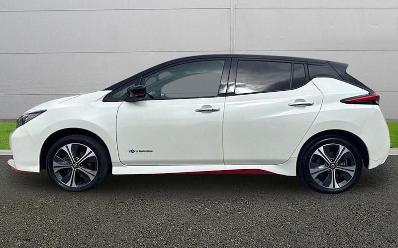 Used Nissan Leaf 160 kW (218 HP) 2019 White Hatchback