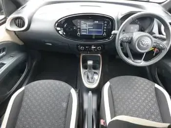 Used Toyota Aygo X 72 HP (52 kW) 2022 Beige SUV