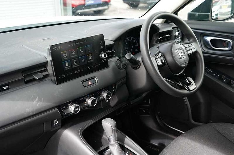 Used Honda HR-V Elegance 131 HP (96 kW) 2023 White SUV