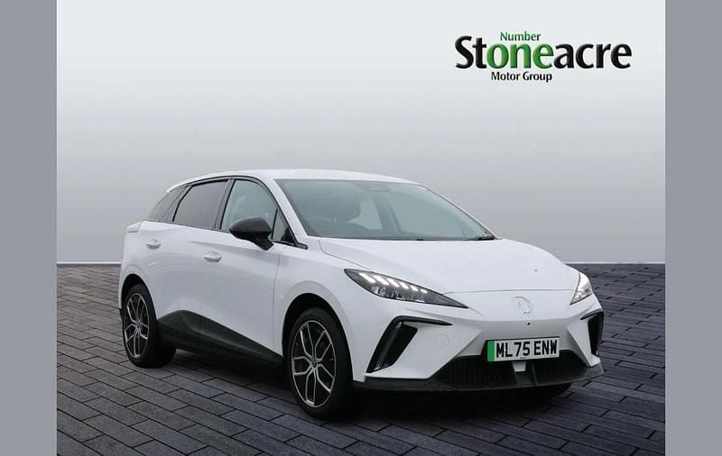 White New 2025 MG MG4 EV Trophy Hatchback | £21,489 (Good price) - Image 1/4