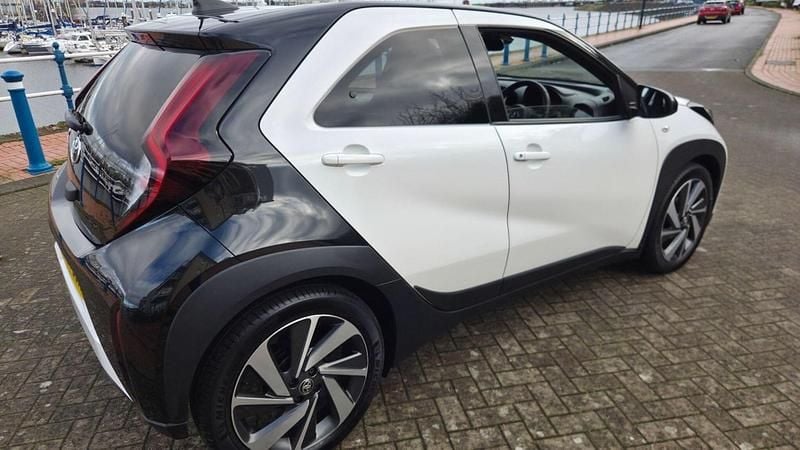 Used Toyota Aygo X 72 HP (52 kW) 2024 White SUV
