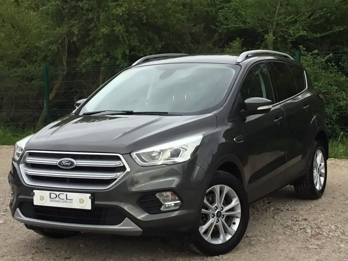 Begagnad Ford Kuga Titanium 150 HK (110 kW) 2017 Grå SUV