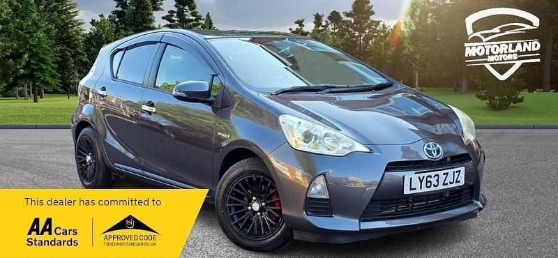 Gray Used 2013 Toyota Yaris Hybrid | £6,999 (Good price) - Image 1/4