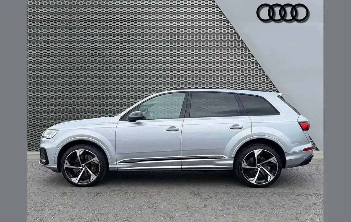 Used Audi Q7 Black Edition 281 HP (206 kW) 2022 Silver SUV