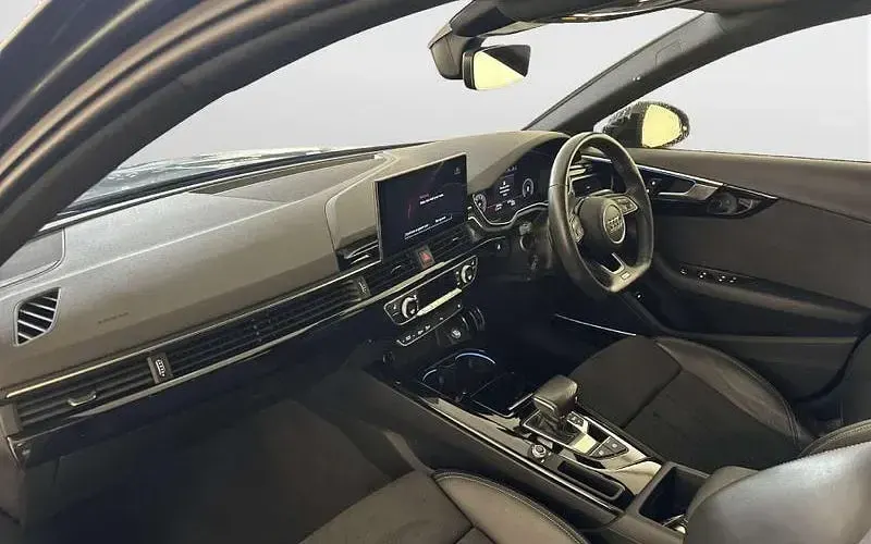 Used Audi A4 Black Edition 150 HP (110 kW) 2022 Grey Sedan