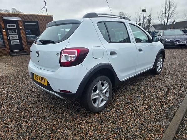 Used Dacia Sandero Ambiance 2015 White Hatchback